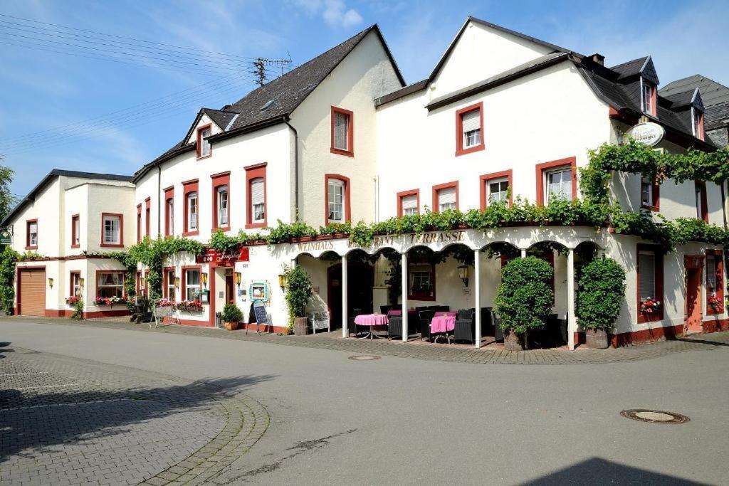 Weinhaus Hotel Zum Josefshof Graach Exterior photo